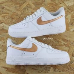 Swoosh Métallisé (couleur Au Choix) - Air Force 1 Custom -Sneakers Boutique 5L4A0490copie 32f81062 eea3 4b47 bf04 f0be37643940