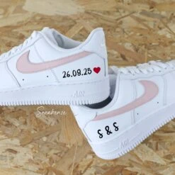 Date & Initiales (couleur Au Choix) - Air Force 1 Custom 11 Date & Initiales (couleur Au Choix) - Air Force 1 Custom -Sneakers Boutique 5L4A0821 b8edb1ec ae36 4cd8 9d5d f8c56b54c663