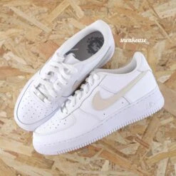 Beige Clair Swoosh - Air Force 1 Custom -Sneakers Boutique 5L4A2827copie