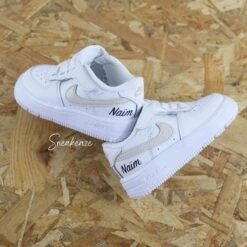 Prénom Swoosh Beige - Air Force 1 Custom Enfant -Sneakers Boutique 5L4A3338copie