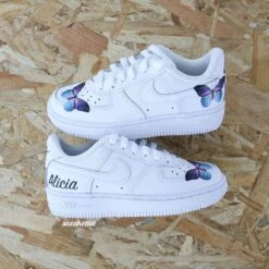 Papillons + Prénom (couleur Au Choix) - Air Force 1 Custom Enfant -Sneakers Boutique 5L4A6718copie 80944e35 26a3 4c11 b8e0 17232f3f0539