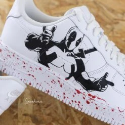 Deadpool - Air Force 1 Custom -Sneakers Boutique 5L4A9735copie 6006d52d 5443 488b 81d2 4fe72ea09d12