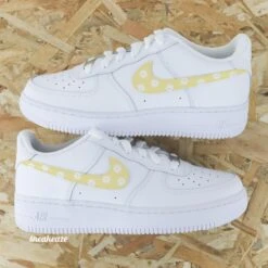 Marguerite (couleur Au Choix) - Air Force 1 Custom Enfant -Sneakers Boutique margueritejaune